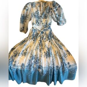 Beautiful Flowy Calvin Klein Blue and White Floral Maxi Dress Size 10